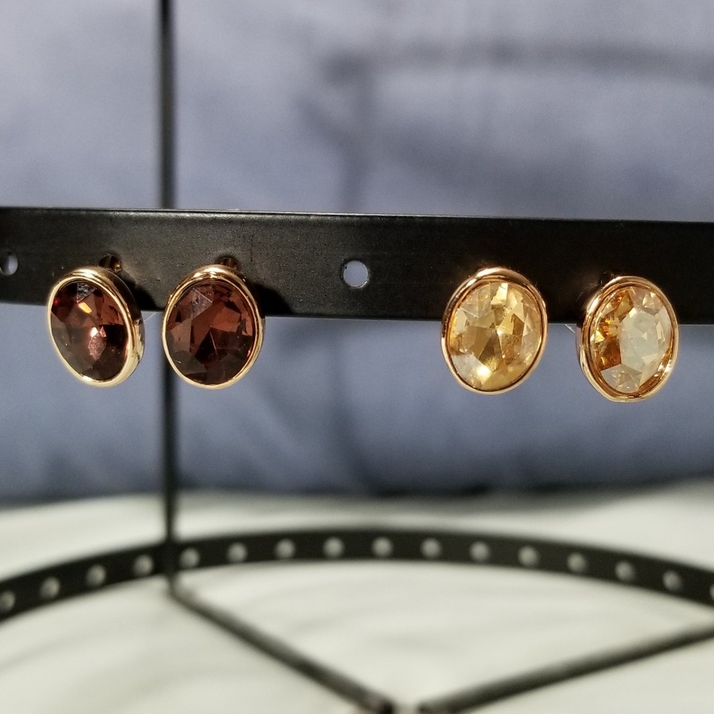 Oval crystal earrings